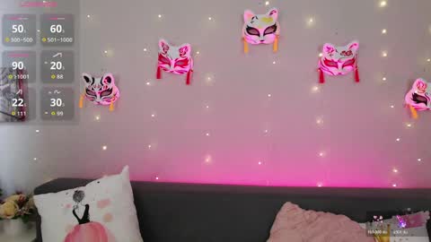 Snapshot of evarey_ chatting on 06-02-26, 04:36 Adelina online show from 06-02-26, 04:36