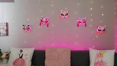 Snapshot of evarey_ chatting on 06-06-26, 03:55 Adelina online show from 06-06-26, 03:55