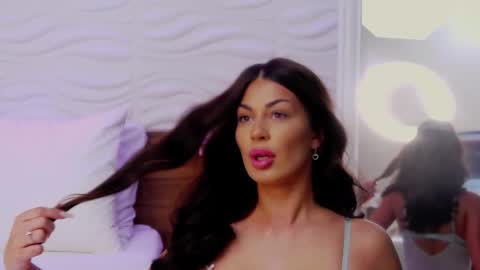 Snapshot of evarhea chatting on 09-16-25, 03:51 EvaRhea online show from 09-16-25, 03:51