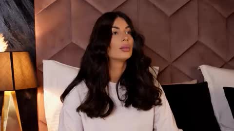 Snapshot of evarhea chatting on 09-29-25, 02:49 EvaRhea online show from 09-29-25, 02:49