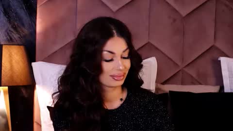 Snapshot of evarhea chatting on 10-08-25, 02:53 EvaRhea online show from 10-08-25, 02:53