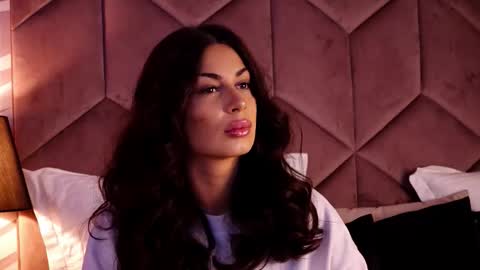 Snapshot of evarhea chatting on 10-13-25, 02:55 EvaRhea online show from 10-13-25, 02:55