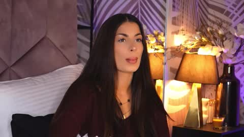 Snapshot of evarhea chatting on 11-28-25, 03:53 EvaRhea online show from 11-28-25, 03:53