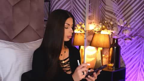 Snapshot of evarhea chatting on 12-02-25, 03:45 EvaRhea online show from 12-02-25, 03:45