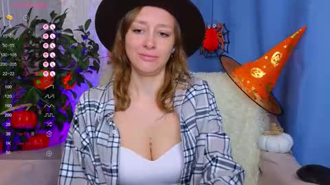 Snapshot of evashiny_ chatting on 10-31-25, 03:07 Eve online show from 10-31-25, 03:07