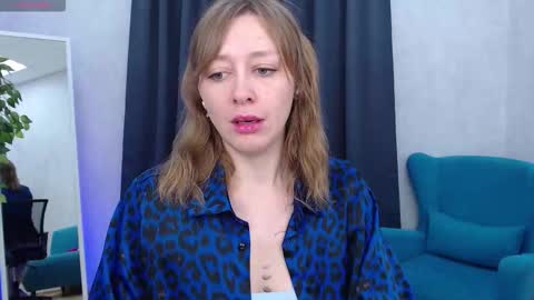 Snapshot of evashiny_ chatting on 11-27-25, 04:47 Eve online show from 11-27-25, 04:47