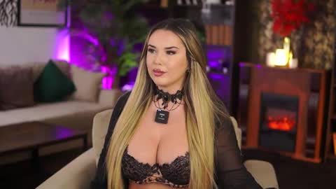 Eva online show from 10-25-25, 03:40