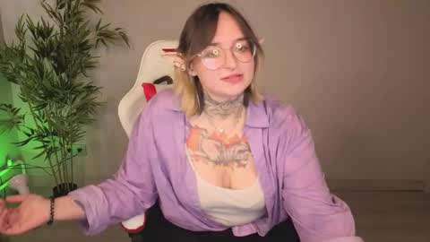 EvaTheWitcher online show from 06-01-26, 01:51