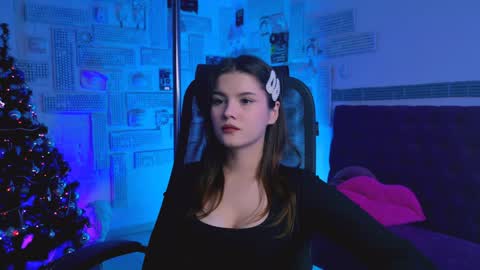 Snapshot of evathopson chatting on 12-26-24, 03:10 Eva next stream - - 1600 UTC2000 online show from 12-26-24, 03:10