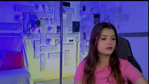 Snapshot of evathopson chatting on 10-02-25, 10:33 Eva next stream - - 1600 UTC2000 online show from 10-02-25, 10:33