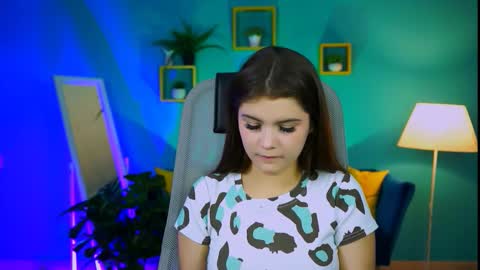 Snapshot of evathopson chatting on 11-28-25, 10:51 Eva next stream - - 1600 UTC2000 online show from 11-28-25, 10:51