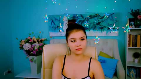 Snapshot of evathopson chatting on 12-04-25, 12:14 Eva next stream - - 1600 UTC2000 online show from 12-04-25, 12:14