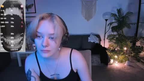      online show from 04-21-26, 01:42