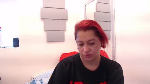 Eva Twiss online show from 07-18-26, 01:37