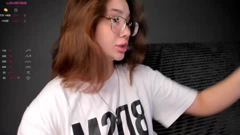 Snapshot of evaveenus chatting on 02-24-25, 09:10 evaveenus online show from 02-24-25, 09:10