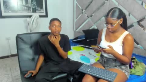 Eva And Emmanuel online show from 12-15-25, 02:21