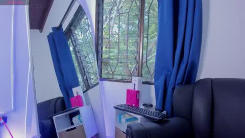 Snapshot of eve__queen chatting on 09-20-25, 08:54 Eva Queen online show from 09-20-25, 08:54