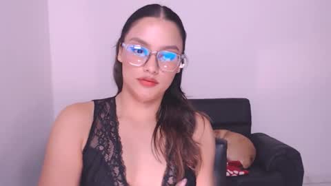 Snapshot of eve_rox18 chatting on 01-14-25, 10:17 Eve Rox18 online show from 01-14-25, 10:17