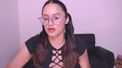 Snapshot of eve_rox18 chatting on 01-29-25, 10:48 Eve Rox18 online show from 01-29-25, 10:48