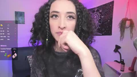 Snapshot of evee_uwu chatting on 10-15-25, 08:53 Eve Jane online show from 10-15-25, 08:53