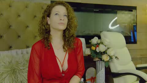 EveHamilton online show from 01-19-25, 07:37