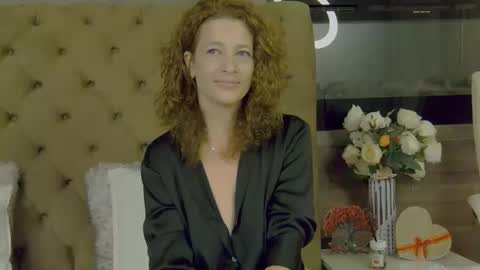 EveHamilton online show from 09-17-25, 06:20