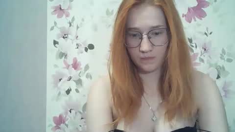 Snapshot of eveliina_shy chatting on 04-24-26, 02:41 Evelina online show from 04-24-26, 02:41