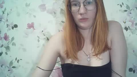 Snapshot of eveliina_shy chatting on 04-29-26, 05:30 Evelina online show from 04-29-26, 05:30