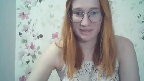 Snapshot of eveliina_shy chatting on 05-07-26, 04:45 Evelina online show from 05-07-26, 04:45