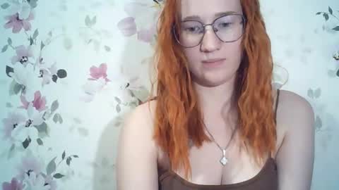Snapshot of eveliina_shy chatting on 05-13-26, 01:19 Evelina online show from 05-13-26, 01:19
