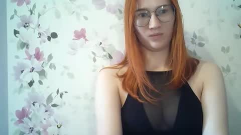 Snapshot of eveliina_shy chatting on 05-15-26, 01:51 Evelina online show from 05-15-26, 01:51