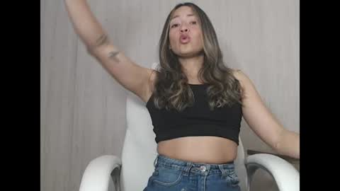 Snapshot of evelin1_ chatting on 07-21-26, 04:09 Evelin online show from 07-21-26, 04:09