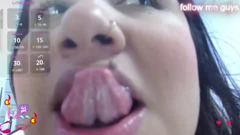 Snapshot of evelin_zaens chatting on 07-13-26, 05:54 evelin zaens online show from 07-13-26, 05:54