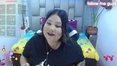 Snapshot of evelin_zaens chatting on 07-17-26, 05:36 evelin zaens online show from 07-17-26, 05:36