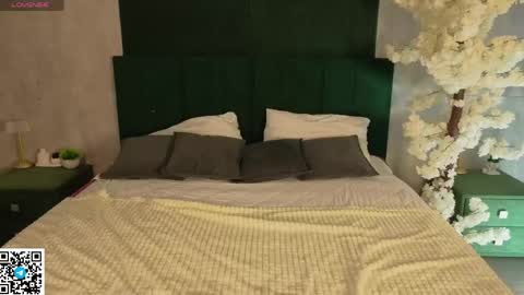 Evelina online show from 04-22-26, 01:08