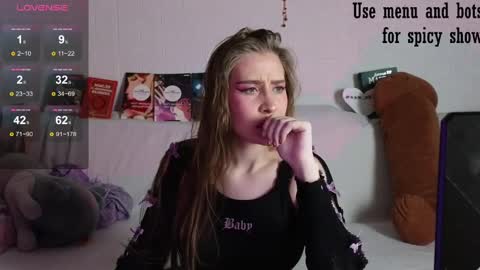 Snapshot of evelina_mi chatting on 01-10-25, 02:46 Evelina online show from 01-10-25, 02:46