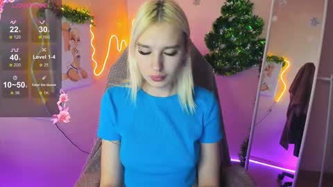 Snapshot of evelinalu chatting on 01-10-26, 01:40 Evelina online show from 01-10-26, 01:40