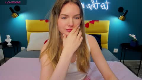 Snapshot of evelineamore chatting on 02-04-26, 08:42 Eveline online show from 02-04-26, 08:42