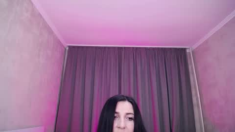 Snapshot of evelingills chatting on 10-15-25, 05:18 Evelin online show from 10-15-25, 05:18