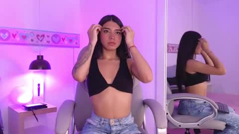 Snapshot of evelinlopez_gh chatting on 12-05-24, 05:04 Evelin online show from 12-05-24, 05:04