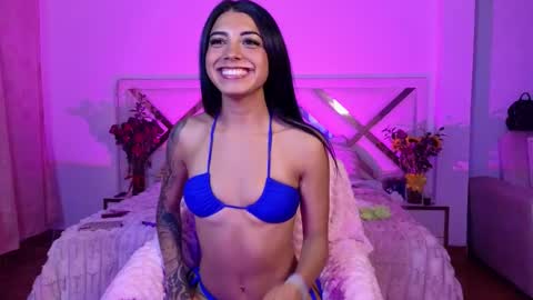 Snapshot of evelinlopez_gh chatting on 03-18-26, 04:04 Evelin online show from 03-18-26, 04:04