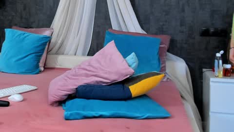 Snapshot of evellynereys chatting on 01-09-25, 07:52 evellynereys online show from 01-09-25, 07:52