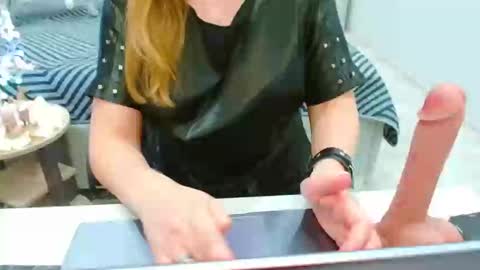 evelove online show from 04-19-26, 06:10