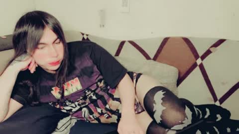 Snapshot of evelyn420521 chatting on 06-18-26, 06:57 evelyn420521 online show from 06-18-26, 06:57