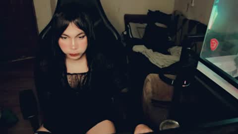 Snapshot of evelyn420521 chatting on 07-15-26, 02:33 evelyn420521 online show from 07-15-26, 02:33