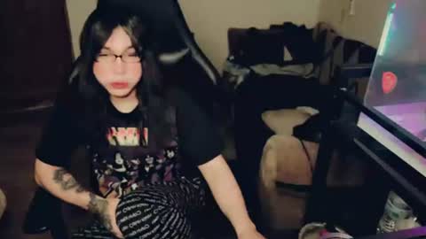 Snapshot of evelyn420521 chatting on 07-21-26, 07:22 evelyn420521 online show from 07-21-26, 07:22