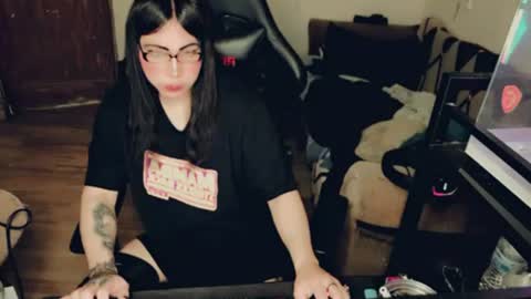 Snapshot of evelyn420521 chatting on 07-25-26, 02:47 evelyn420521 online show from 07-25-26, 02:47