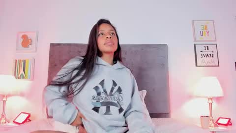 Snapshot of evelyn__ebony chatting on 01-02-25, 09:33 evelyn ebony online show from 01-02-25, 09:33