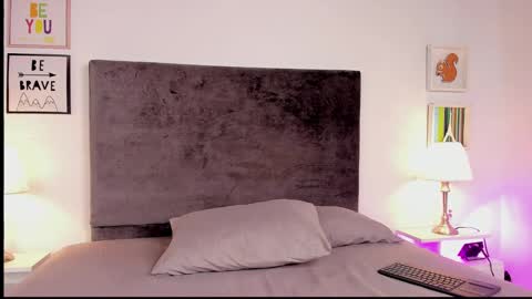 Snapshot of evelyn__ebony chatting on 02-12-25, 02:54 evelyn ebony online show from 02-12-25, 02:54