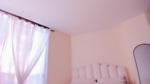 Snapshot of evelyn_coelloo chatting on 11-18-25, 09:52 Eve online show from 11-18-25, 09:52